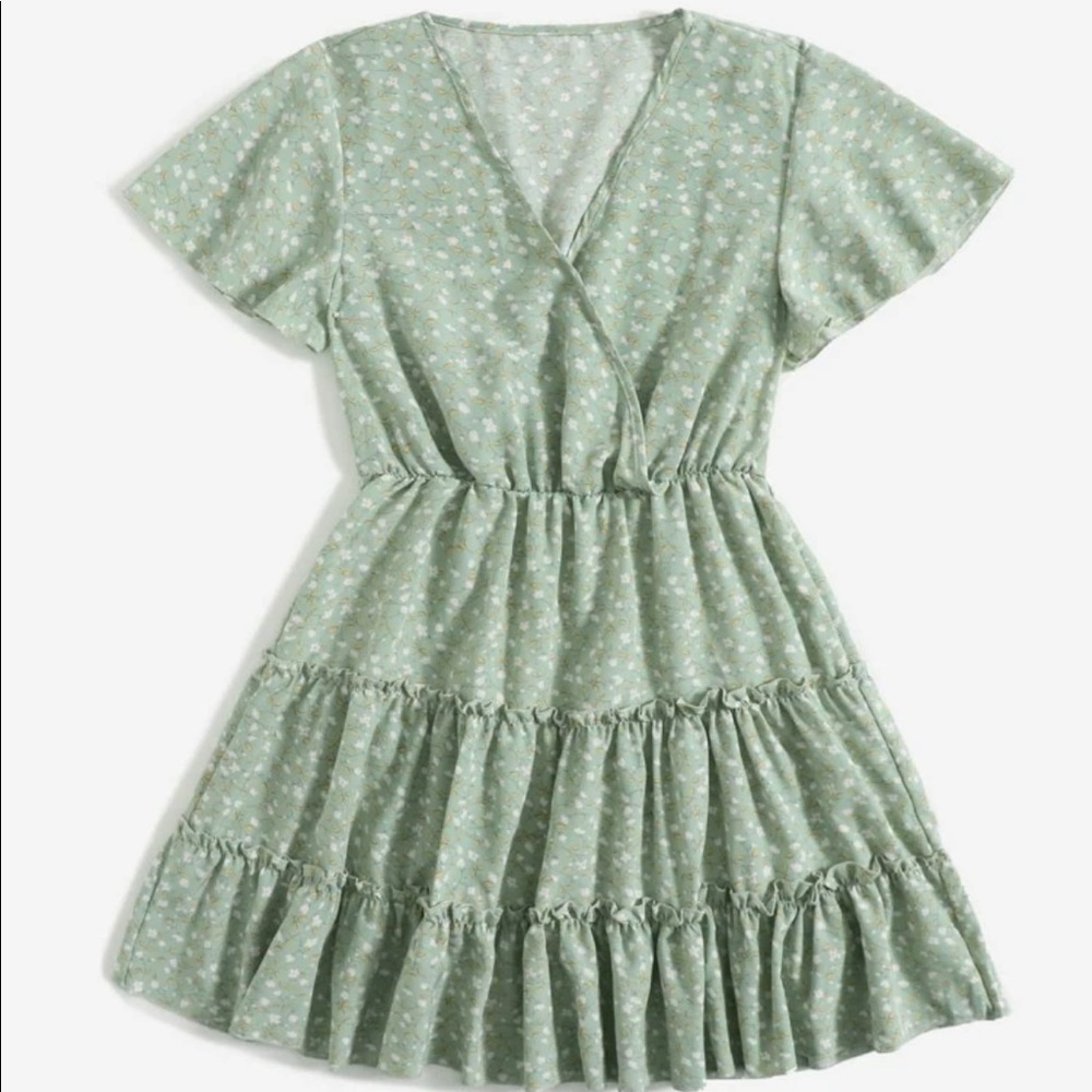 Ditsy Floral Ruffle Hem Dress V-neck